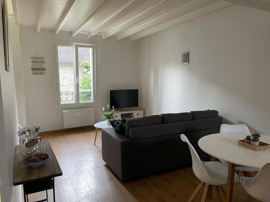 Tiny Paradise - 2 Bedrooms Apartment Montigny-sur-Loing Zewnętrze zdjęcie