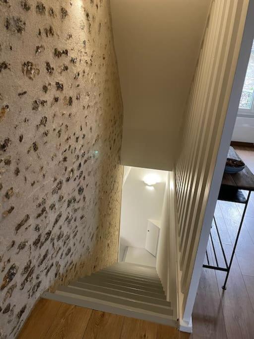 Tiny Paradise - 2 Bedrooms Apartment Montigny-sur-Loing Zewnętrze zdjęcie